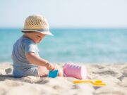 Τα απαραίτητα στην παραλία με το μωρό