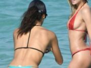 Διαδηλωτές με μαγιό στις παραλίες της Αυστραλίας (ΒΙΝΤΕΟ)