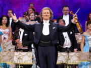 Μάγεψε την Αθήνα ο André Rieu (Vids)