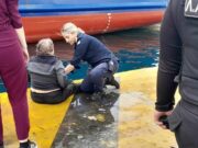 Πτώση γυναίκας στη θάλασσα στον Πειραιά | Συνέχισε κανονικά το ταξίδι της για Πάρο