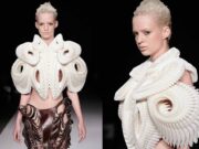 H Iris van Herpen παρουσιάζει τις δημιουργίες της
