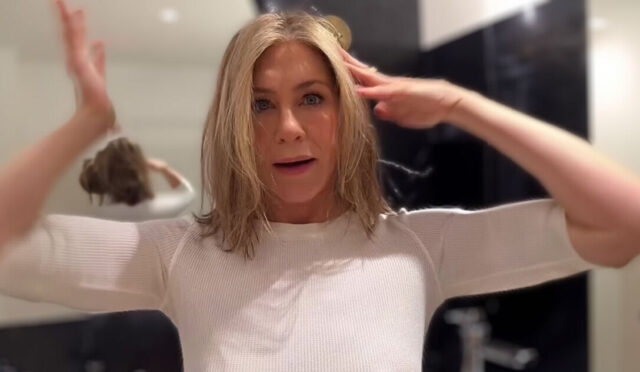 aniston3