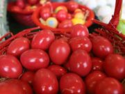 Πώς θα έχουμε τέλεια κόκκινα αυγά