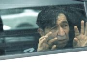 Ο Σκιαδαρέσης προσπάθησε να… κλέψει το τρόπαιο της Super League από τον ΠΑΟΚ (ΒΙΝΤΕΟ)