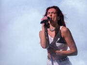 Dua Lipa: Υποστήριξε την Παλαιστίνη στο φεστιβάλ του Glastonbury (BINTEO)