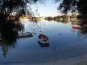 Αφιέρωμα στην Πάρο από ταξιδιωτικό οδηγό και ιστότοπο της Ινδίας