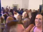 Ο Δημήτρης Μάρκος καταγράφει εικόνες από πανηγύρι στην Πάρο (ΒΙΝΤΕΟ)