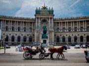 Αναλυτικά το πρόγραμμα της εκδρομής του συλλόγου γυναικών Νάουσας σε Βιέννη και Πράγα