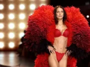 Η Μπέλα Χαντίντ στο σόου της Victoria’s Secret