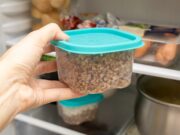 Πόσο πραγματικά αντέχει το φαγητό που περίσσεψε στο ψυγείο;