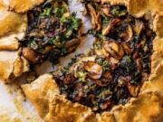 Κυριακάτικο τραπέζι / Νηστίσιμη γαλέτα με μανιτάρια και σπανάκι