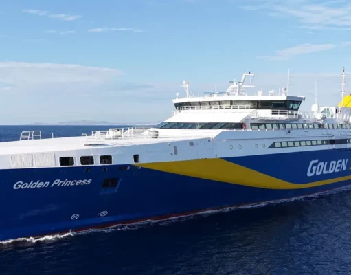 Το «Golden Princess» στην Πάρο