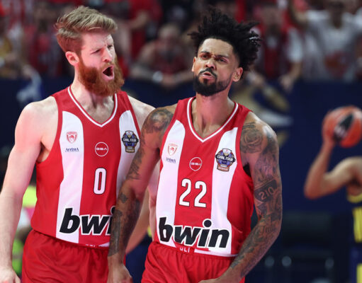 Πανάξια στον τελικό ο Ολυμπιακός, 79-61 τη Φενέρ