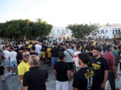 Χαμός στη Πάρο για το τρόπαιο της ΑΕΚ