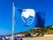 Αφαιρέθηκε η «Γαλάζια Σημαία» από τέσσερις παραλίες της Πάρου