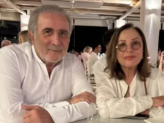 Στην Πάρο με τον Λάκη Λαζόπουλο η Χάρις Αλεξίου