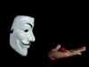 «Το κλεμμένο κινητό είναι στο σπίτι σας, ανοίξτε μας να μπούμε» | Πρωτοφανές περιστατικό στην Αντίπαρο