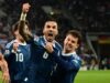 «Λιονέλ Καρέτσας» | Τρέλα για το τεράστιο διπλό της εθνικής μας στην Γερμανία (ΒΙΝΤΕΟ)